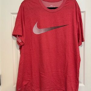 Nike Men's Red Short Sleeve Tee